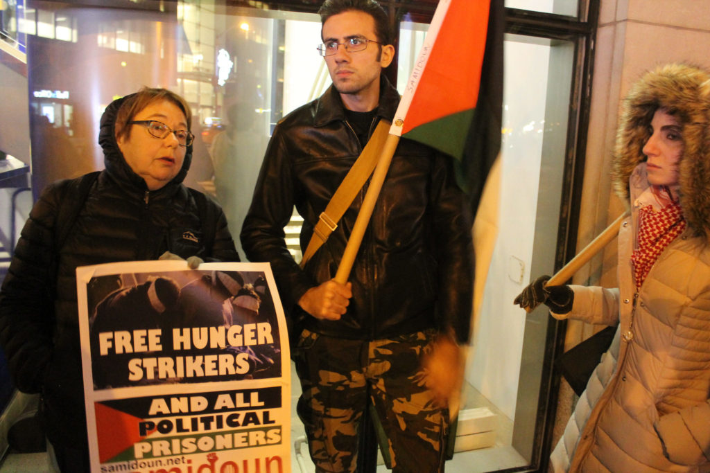 Protesters in New York urge HP boycott, freedom for Palestinian prisoners