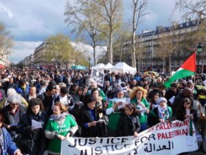 re_pu_en_chantant_foule-806a9