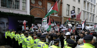 محکومیت جنایتهای بریتانیا علیه فلسطین از سوی صامدون